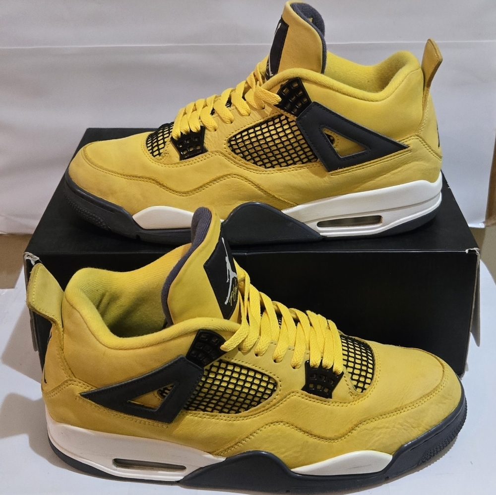 Jordan Air Jordan 4 Retro Lightning 2021 Yellow Sneaker - Picture 1 of 10